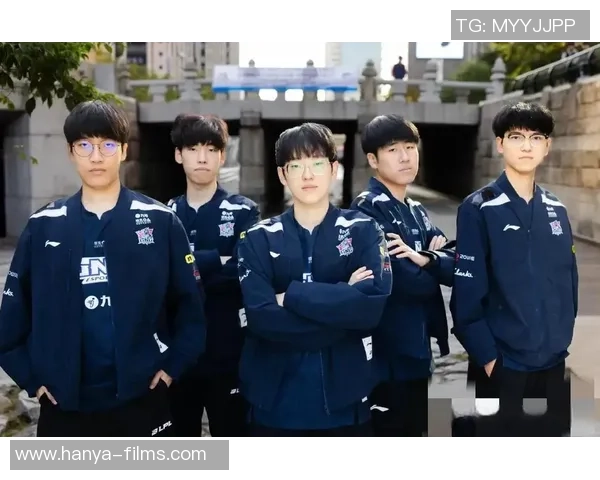 LNG战队在英雄联盟赛场上的整体压制表现与战术得失分析 LNG战队在英雄联盟赛场上的整体压制表现与战术得失分析