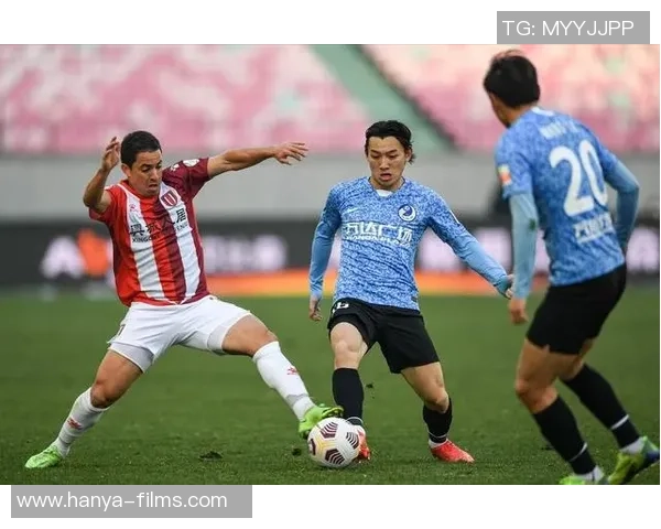 成都极限运动队中路突破打法的专业解析与战术应用探讨